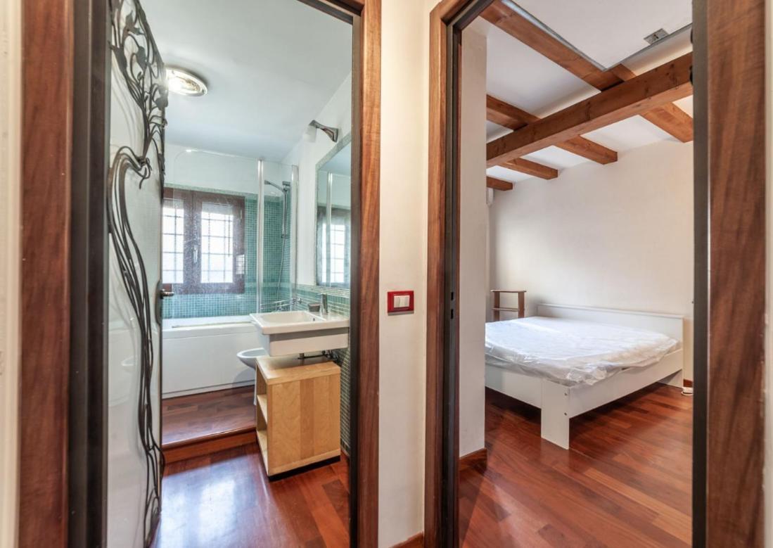 Domus Colosseum, Detached House Just Few Steps From The Colosseum Chalet Roma