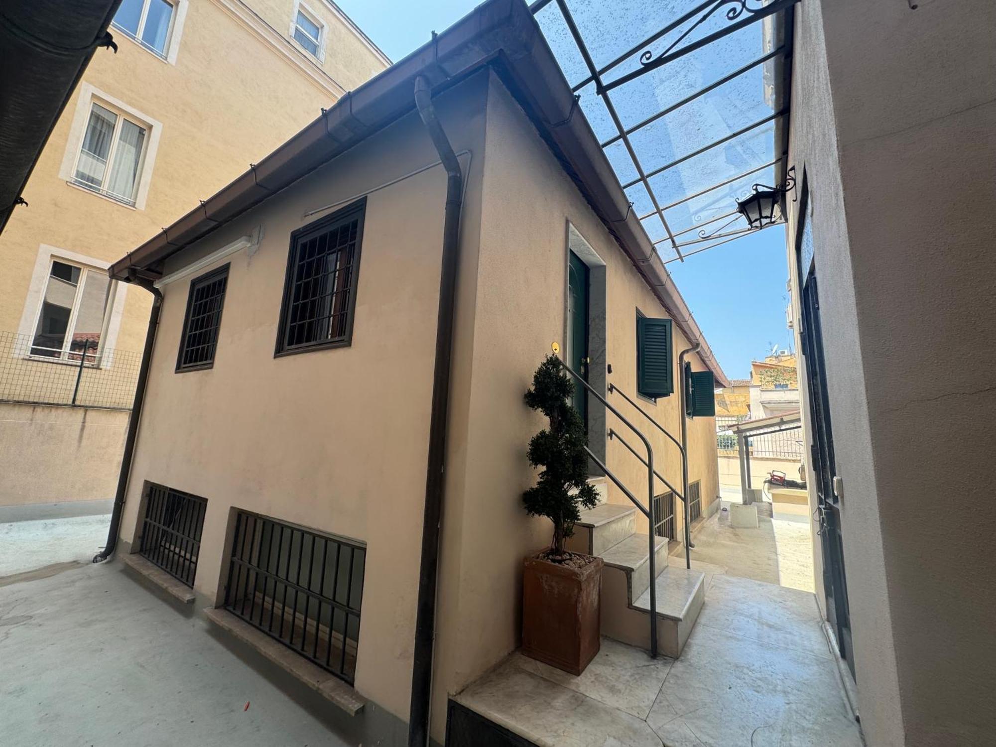 Chalé Domus Colosseum, Detached House Just Few Steps From The Colosseum *